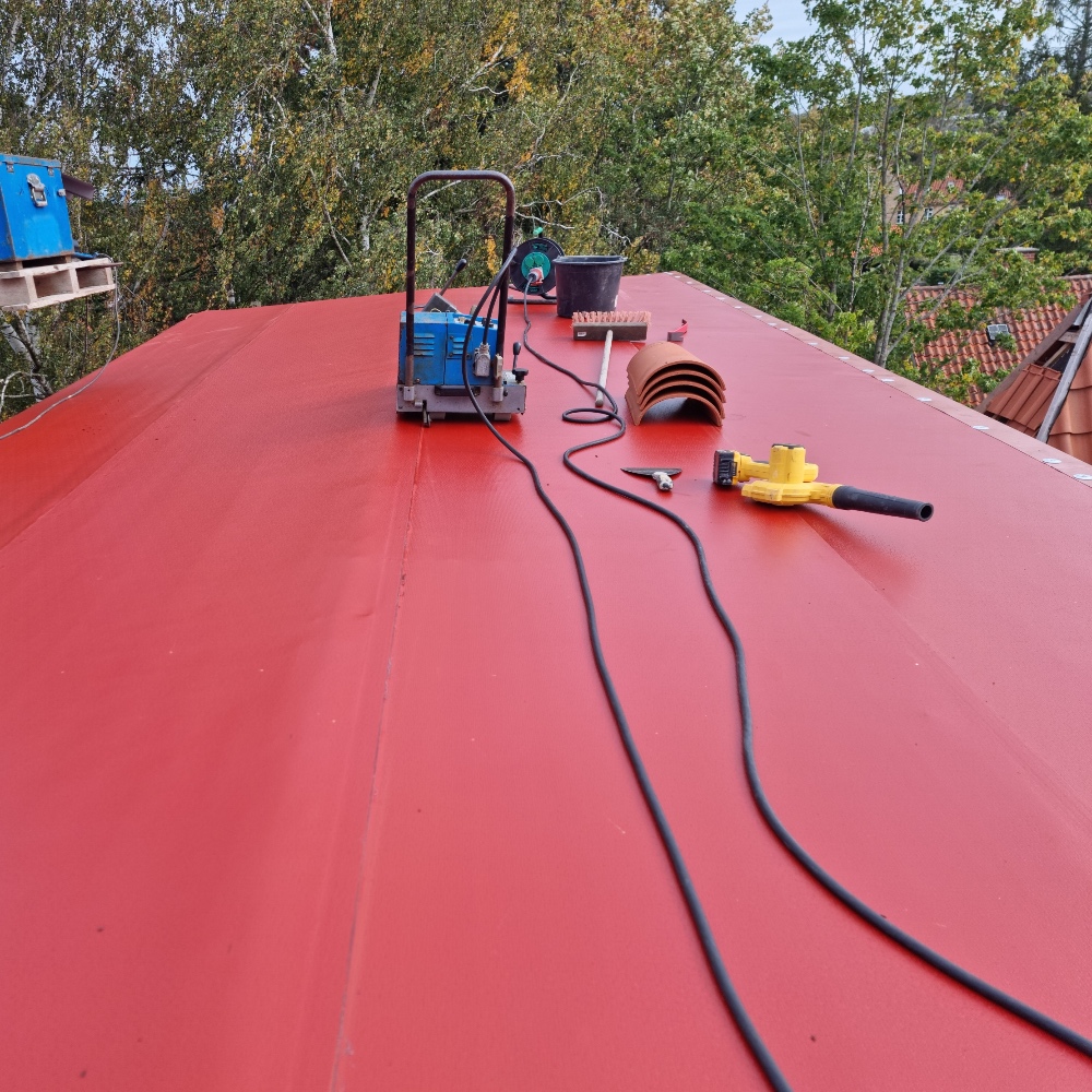 Folie tagdækning og svejsning